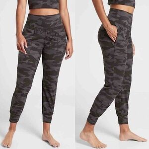 Athleta Salutation High Rise Camo Athletic Soft Jogger Powervita Fabric Sz L